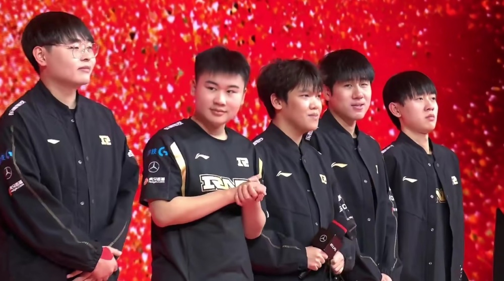 却因前场压 却因前场压